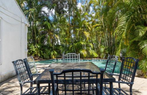 New Suburb Beautiful Casa | NEW Sunset Serenity - South Tampa Home with Pool
