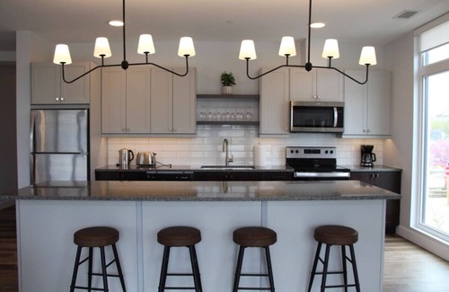 Grand Bend Apartamento | New The Carlyle 300 Grand Bend