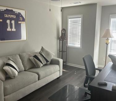 Loganville Casa | New Townhouse-Strong Wi-FI
