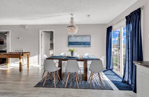 North Myrtle Beach Villa | New! Water Views! Heated Pool! 4 min walk to Beach