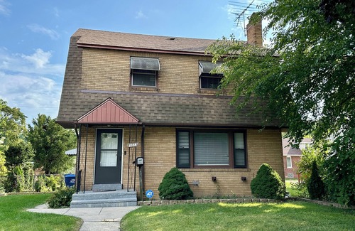 North Chicago Casa | New Your Home Away From Home! - Near Great Lakes Naval Base!!