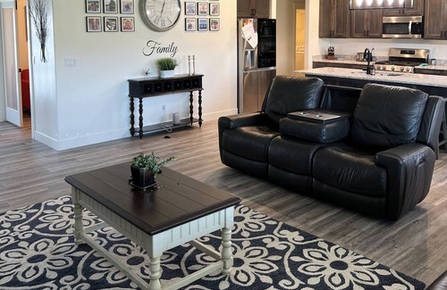Preston Casa | Newly built in 2022. Cheerful, 3-Bedroom Home