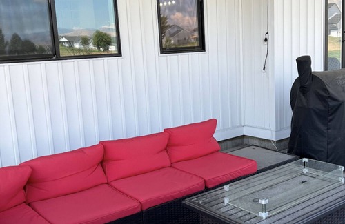 Preston Casa | Newly built in 2022. Cheerful, 3-Bedroom Home