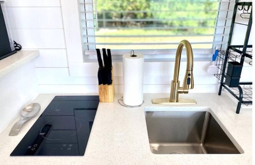 Lake Oconee Casa | Newly listed Tiny Home! 5 mins from Lake Oconee!