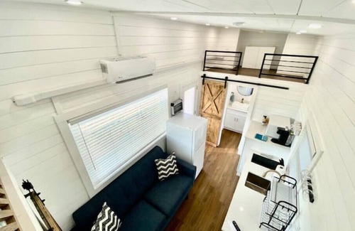 Lake Oconee Casa | Newly listed Tiny Home! 5 mins from Lake Oconee!