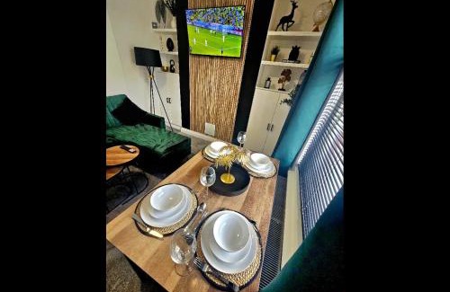 Bridgwater Casa | Newly refurbed - sleeps 6 - long stay