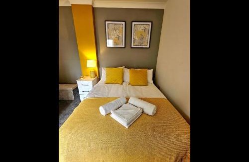 Bridgwater Casa | Newly refurbed - sleeps 6 - long stay