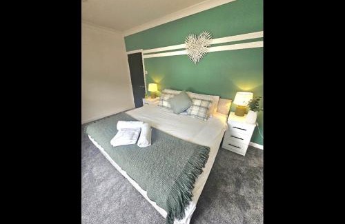 Bridgwater Casa | Newly refurbed - sleeps 6 - long stay