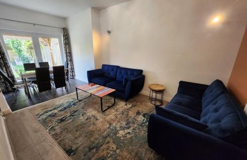 Bolton Casa | Newly Refurbished 3 Bedroom House with Lovely Garden