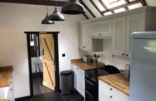 Colchester Casa | Newly Refurbished Cottage in the Orchard of Manor House