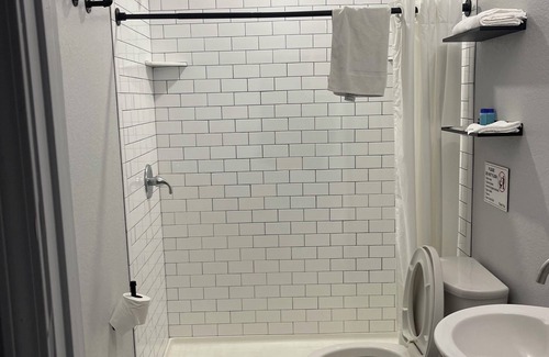 St. Marys Hotel | Newly remodeled 14-room hotel in charming St. Mary's .