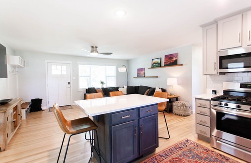 Little Rock Casa | Newly Remodeled Home on the Arkansas River - 3 miles from Airport