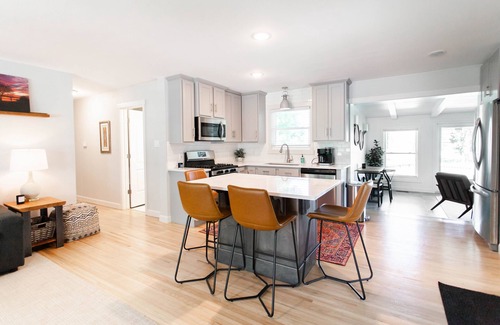 Little Rock Casa | Newly Remodeled Home on the Arkansas River - 3 miles from Airport