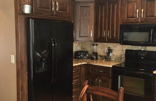 The Galena Territory Casa | Recién remodelado, ubicado en los Territorios de Galena. Mascotas pequeñas OK de menos de 25 LBS