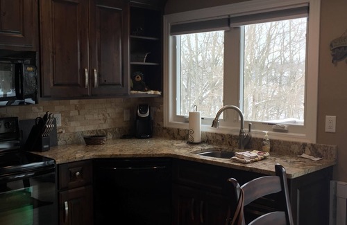 The Galena Territory Casa | Recién remodelado, ubicado en los Territorios de Galena. Mascotas pequeñas OK de menos de 25 LBS