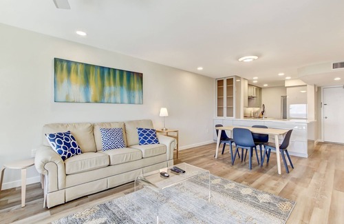 Amelia City Condominio | NEWLY RENOVATED & NEW TO THE MARKET: Modern, Oceanfront One Bedroom Condo. C-120