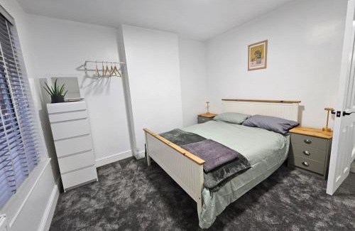 Ipswich Casa | Newly Renovated 2 Bed with Garden & Parking