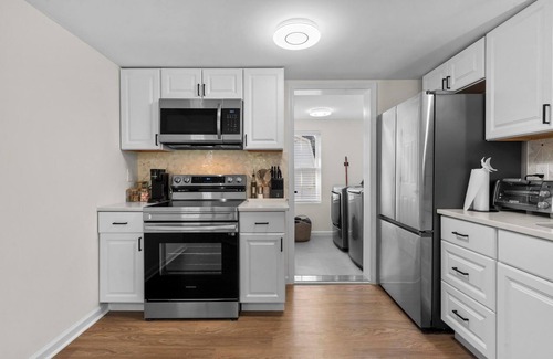 Tariffville Apartamento | Newly Renovated 2 Bedroom in Heart of Tariffville