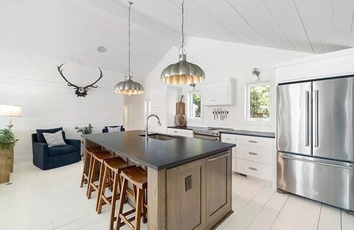 Henrico Casa | Newly renovated beauty on main lake with sunrise to sunset panoramic views!