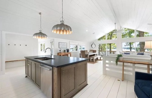 Henrico Casa | Newly renovated beauty on main lake with sunrise to sunset panoramic views!