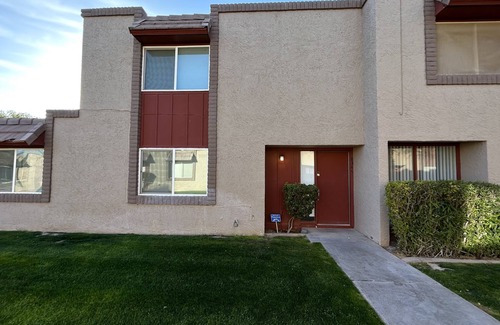 Village Grove Casa | Newly renovated **Close to Old Town Scottsdale**work area, Wi-Fi, large TV