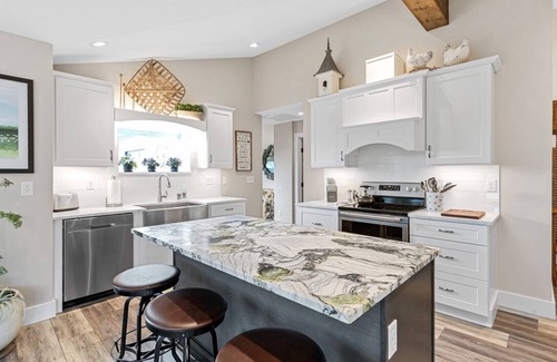 Mills River Otro | Newly renovated, convenient to area attractions yet very serene