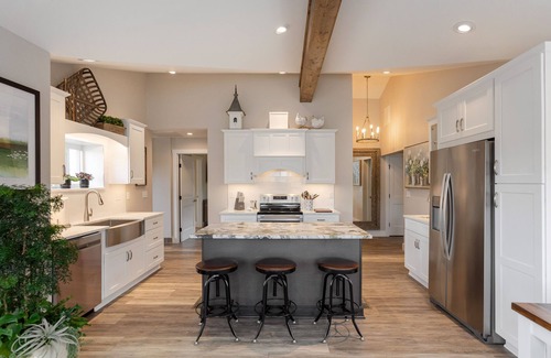 Mills River Otro | Newly renovated, convenient to area attractions yet very serene