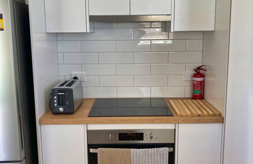 Beechworth Casa | Newly renovated, dog-friendly, 5 minute walk to town!