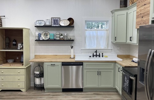 Loris Otro | Newly renovated farmhouse less than 30 minutes to Myrtle Beach!