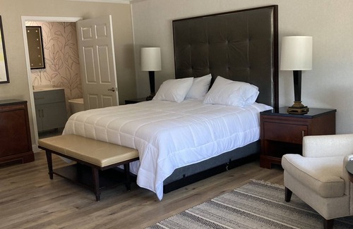 Wappapello Complejo | Newly renovated King Suite w/ high speed internet