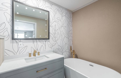 Wappapello Complejo | Newly renovated King Suite w/ high speed internet