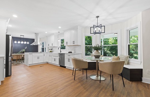 Charlotte Casa | Newly Renovated Luxury 4-bedroom house in lovely Charlotte with WiFi and AC