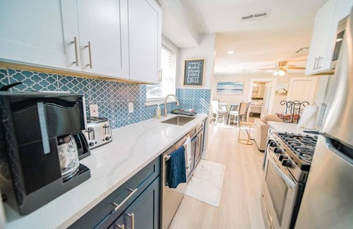 Tyler Casa | Newly renovated Midtown Gem