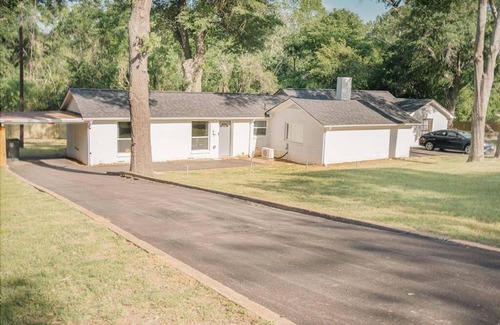 Tyler Casa | Newly renovated Midtown Gem