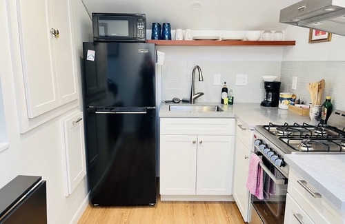 San Bruno Apartamento | Newly Renovated Modern Stylish Studio with Private Entrance