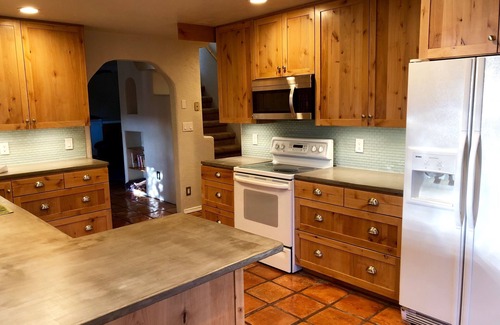 Sandia Knolls Casa | CASA DE MONTAÑA PRIVADA RECIENTEMENTE RENOVADA CON TINA CALIENTE