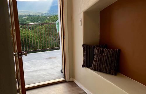 Sandia Knolls Casa | CASA DE MONTAÑA PRIVADA RECIENTEMENTE RENOVADA CON TINA CALIENTE