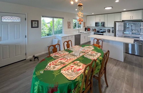 Nanakuli Casa | Newly renovated three bedroom with private lanai, A/C, WIFI, close to the beach