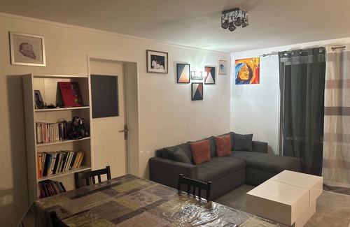 Jouy-le-Moutier Cama Y Desayuno | Next to the Ile de Loisir in Cergy, separate room in a house