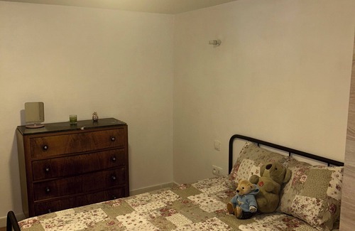 Jouy-le-Moutier Cama Y Desayuno | Next to the Ile de Loisir in Cergy, separate room in a house