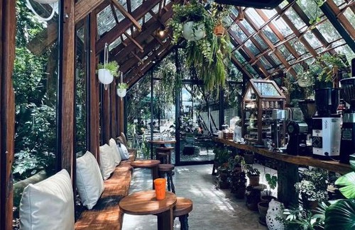 Chiang Rai Hotel | Ngeeb bed and EV station