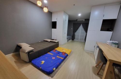 Kampar Apartamento | NICE and COZY studio apartment with gym and pool.