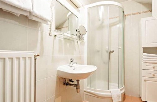 Moravske Toplice Apartamento | Nice apartment for 4 people with pool, A/C, WIFI, TV, terrace and parking