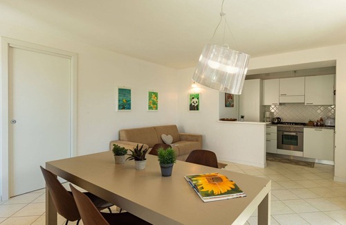 San Carlo Apartamento | Hermoso apartamento para 6 personas con TV, terraza y mascotas permitida