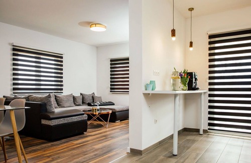 Donji Prolozac Apartamento | Hermoso apartamento con A/C, jacuzzi, piscina privada, WIFI, TV, terraza, vista panorámica