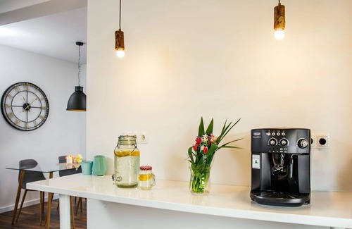 Donji Prolozac Apartamento | Hermoso apartamento con A/C, jacuzzi, piscina privada, WIFI, TV, terraza, vista panorámica