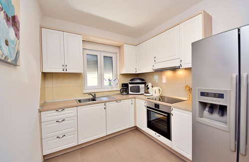 Dusina Apartamento | Hermoso apartamento para 8 personas con piscina privada, WIFI, A/C, TV y terraza