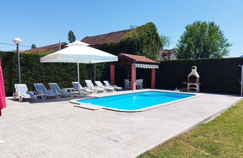 Dusina Apartamento | Hermoso apartamento para 8 personas con piscina privada, WIFI, A/C, TV y terraza