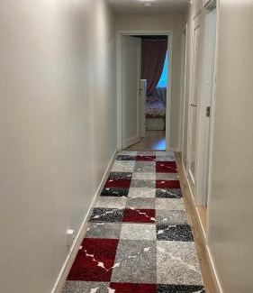 Hovik Apartamento | Nice condo with free parking near city center