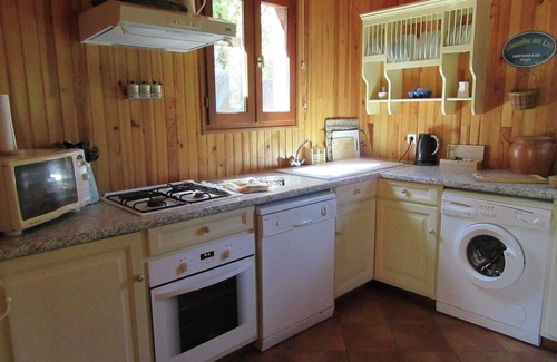 Lachapelle-Auzac Chalet De Esquí | Chalet de madera en los bosques del valle del Dordoña